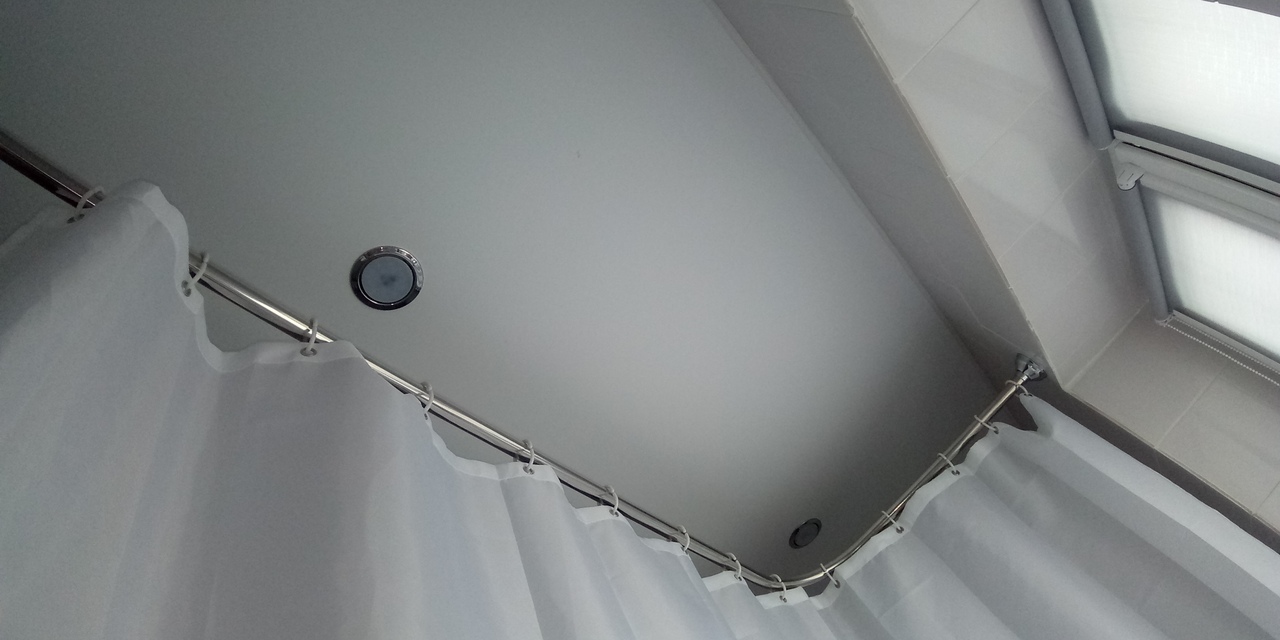 Г образная штанга для ванной шторки